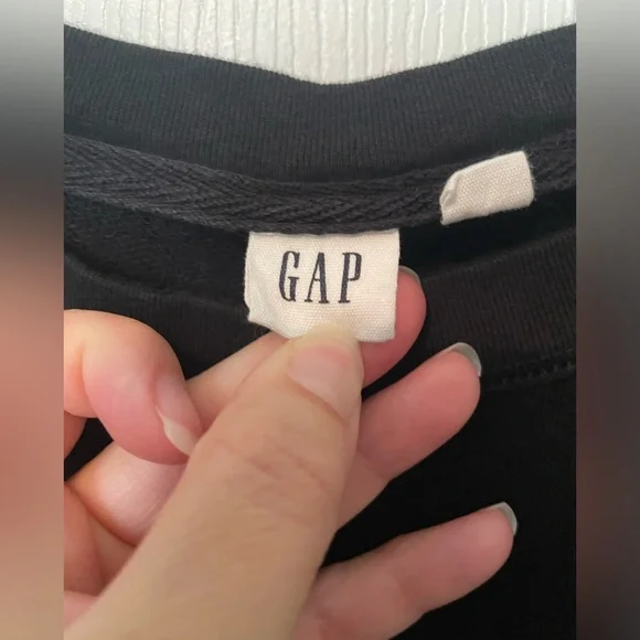 GAP Black Long Sleeve Sweatshirt - raw hem - Picture 3 of 4
